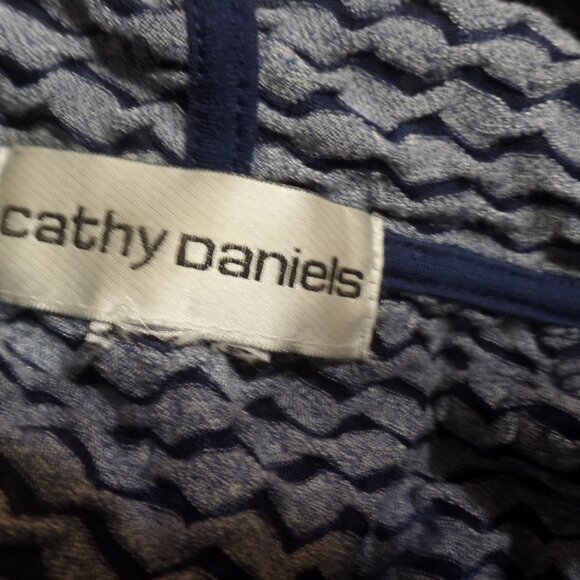 Cathy Daniels Blue Lightweight Patterned Women's Hoodie, Size XL - Picture 2 of 2